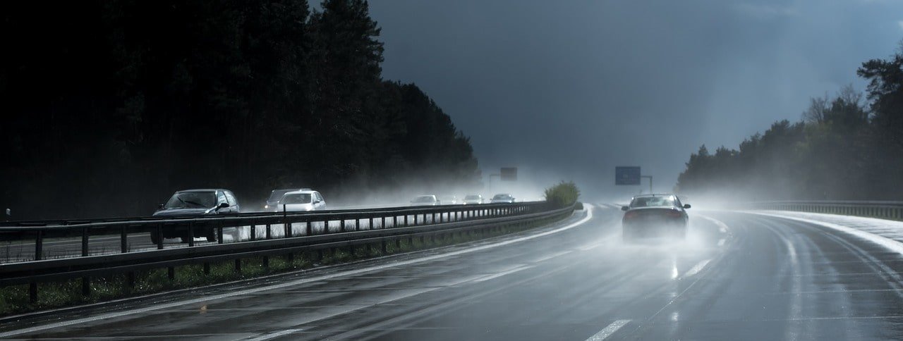 Aquaplaning auf der Autobahn